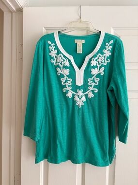 Caribbean Joe Green Tunic with White Floral Embroidery